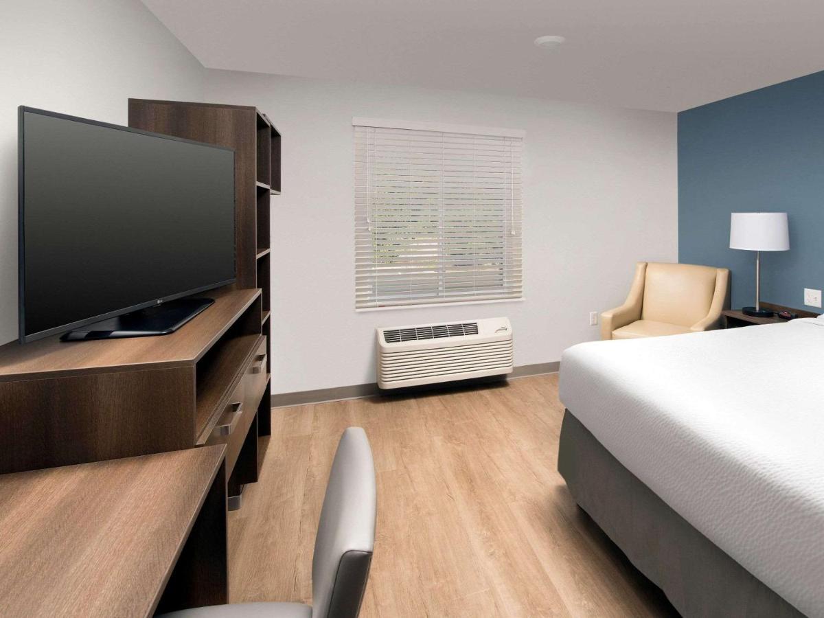 Woodspring Suites Toledo Maumee Exterior photo
