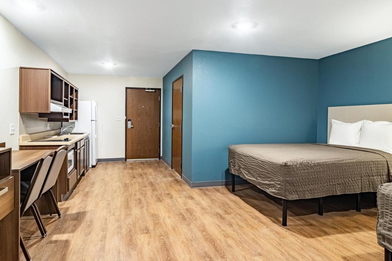 Woodspring Suites Toledo Maumee Exterior photo