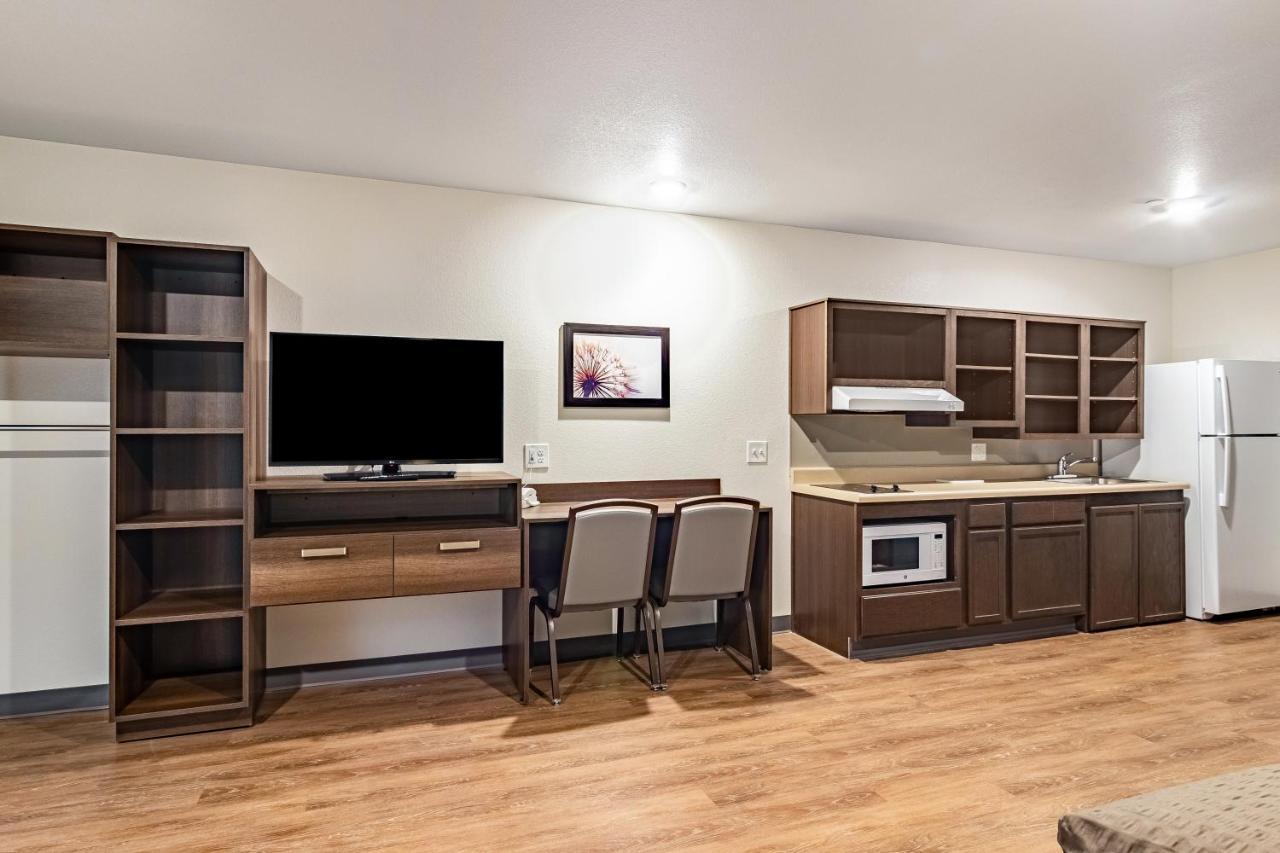 Woodspring Suites Toledo Maumee Exterior photo